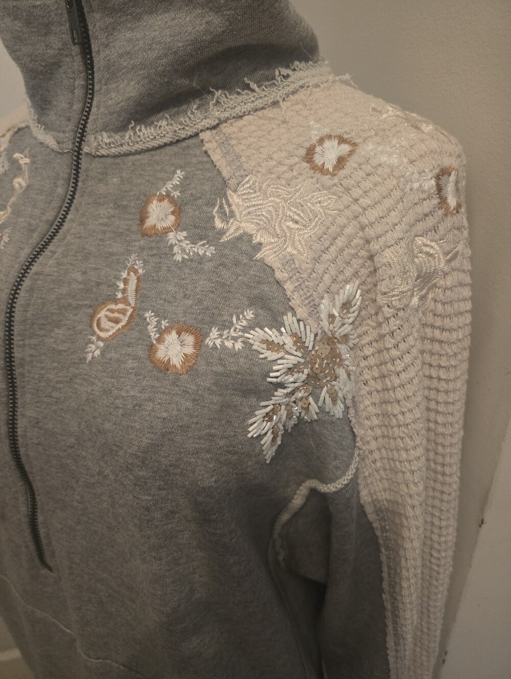 Gimmicks by BKE Gray Sweatshirt with Waffle Sleeves & Beaded Embroidery - Picture 11 of 11